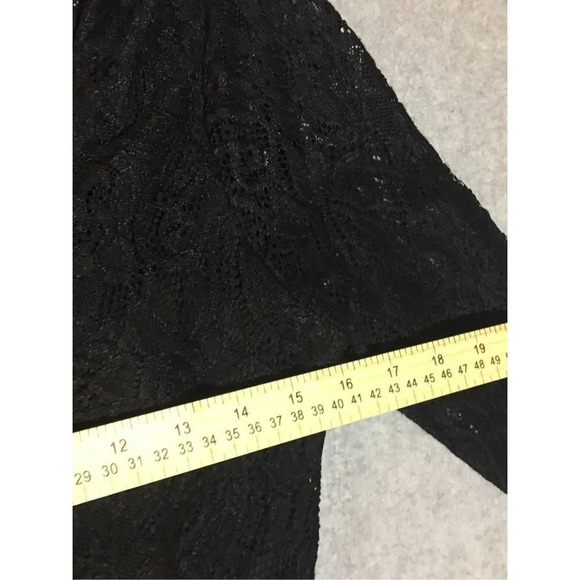 Womens Lulu’s Dress Size Small Formalwear Black Mini Dress Lace Open Back - Picture 2 of 4